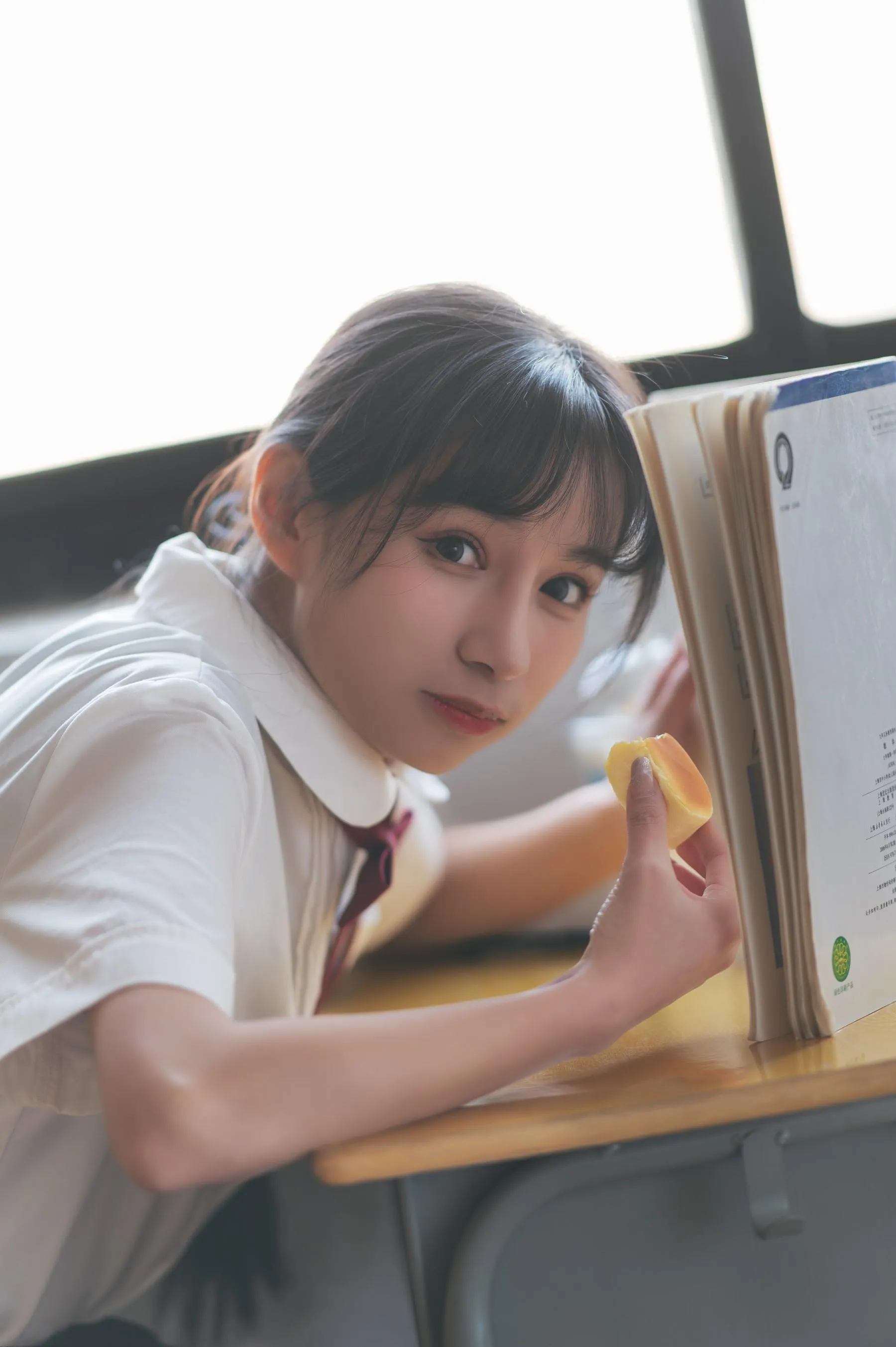 [艺图语] 2022.05.15 放学等我 蛋蛋 [32P]插图1
